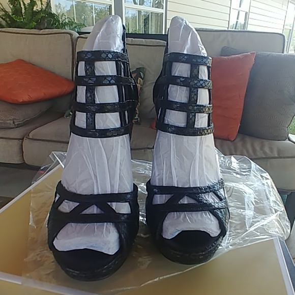 NEW Michael Kors heels - Picture 2 of 8